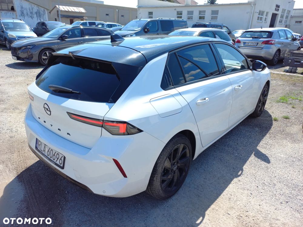 Opel Astra 1.2 T GS S&S - 4