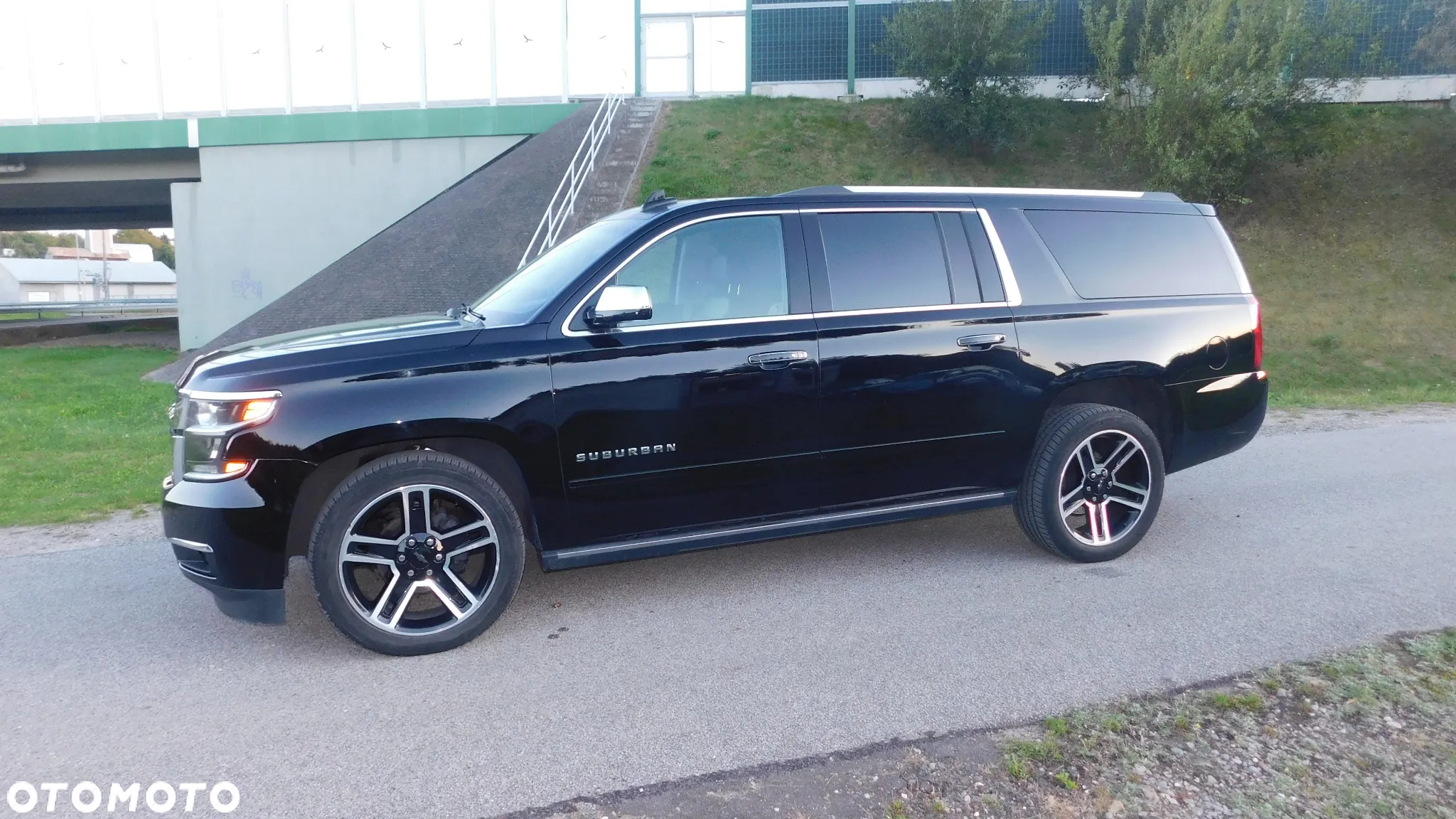 Chevrolet Suburban - 13