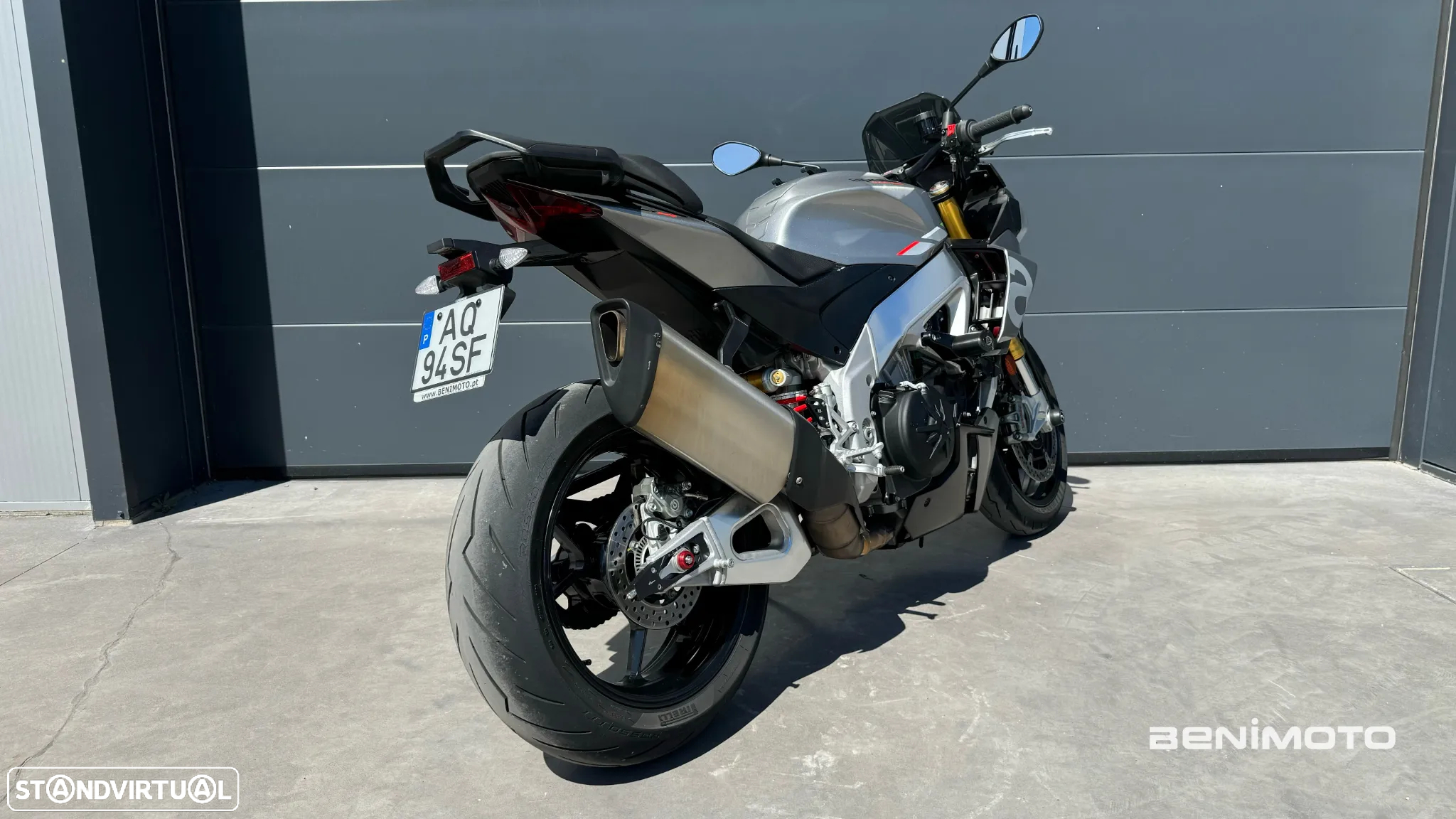 Aprilia Tuono V4 - 4