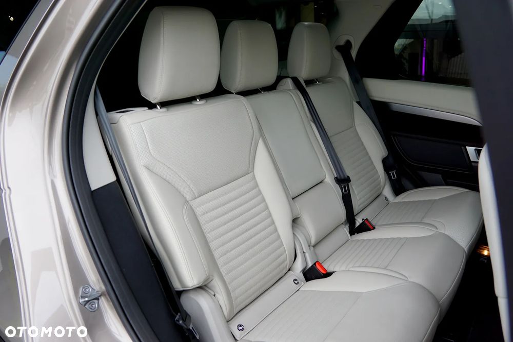 Land Rover Discovery 3.0 D250 mHEV Dynamic SE - 26
