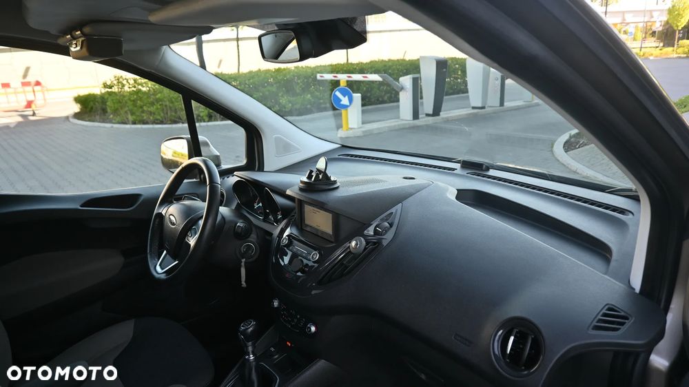 Ford Tourneo Courier 1.0 EcoBoost Titanium - 22