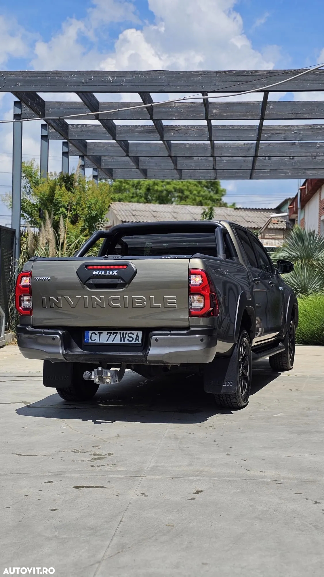 Toyota Hilux 2.8D 204CP 4x4 Double Cab AT Invincible Color Edition - 16