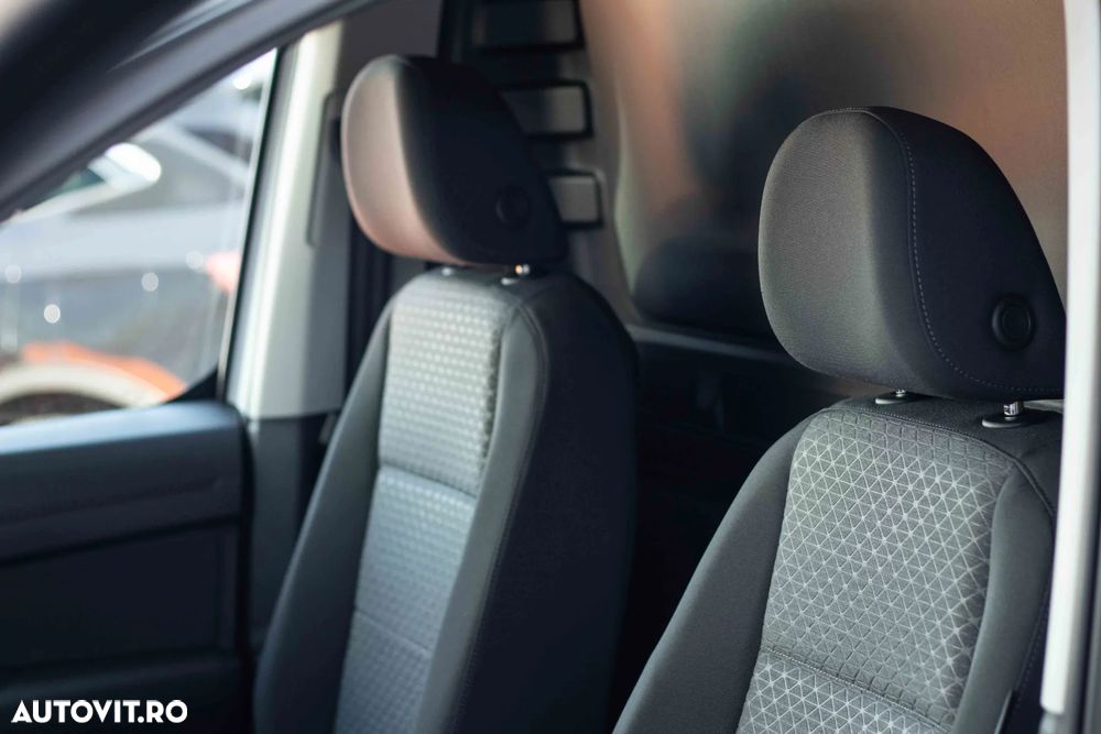 Ford Transit Connect - 11