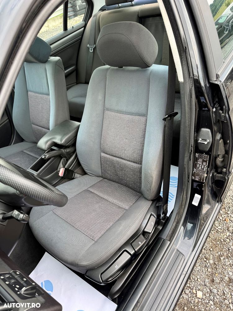 BMW Seria 3 316i Edition Sport - 24