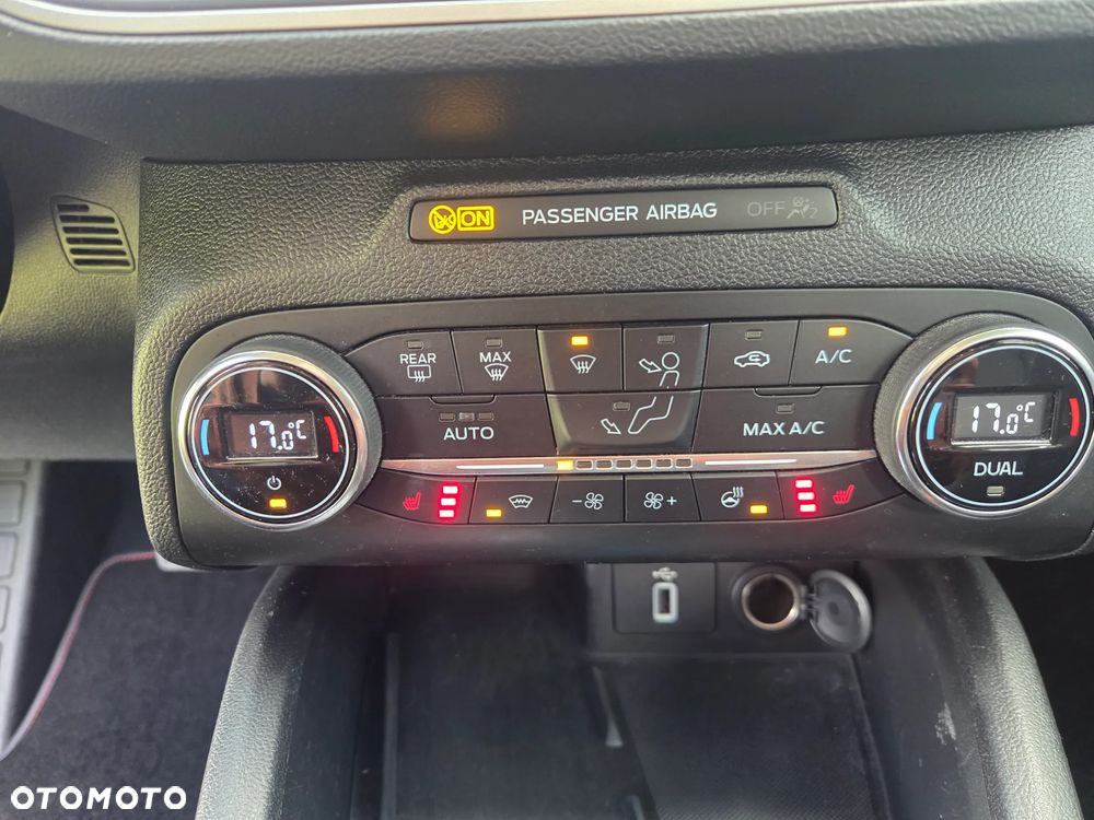 Ford Focus 1.5 EcoBlue Start-Stopp-System TITANIUM - 20