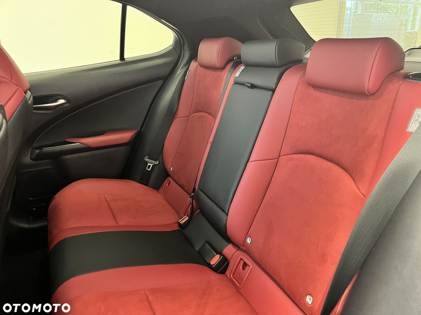 Lexus UX - 8