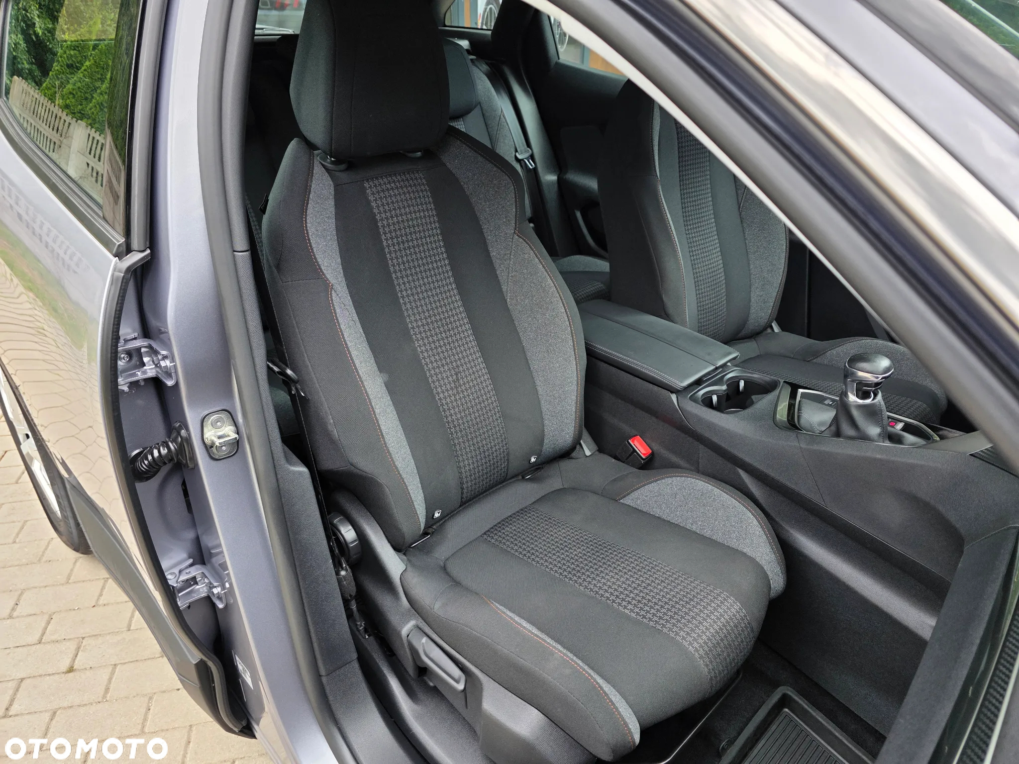 Peugeot 3008 1.5 BlueHDi Allure S&S - 19