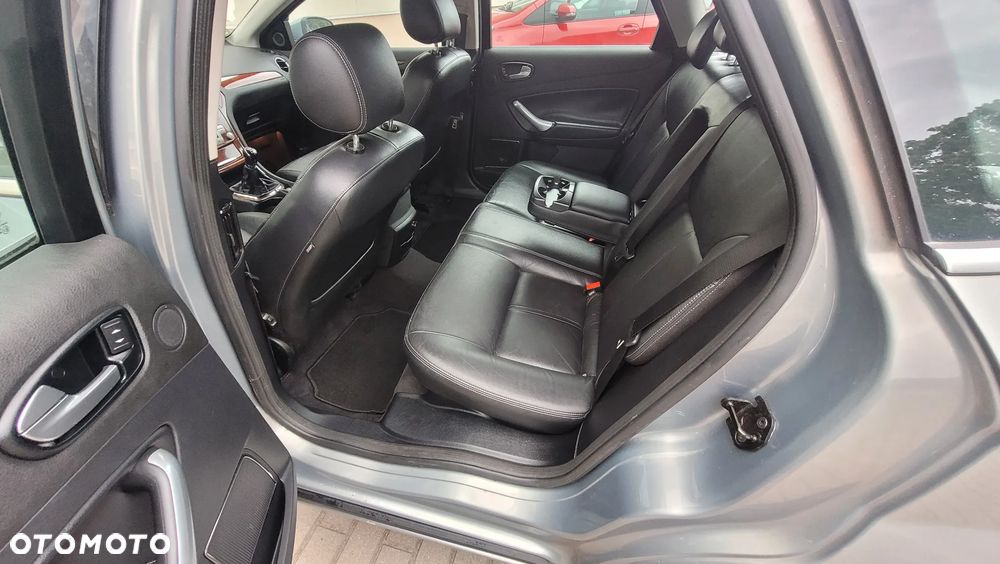 Ford Mondeo 2.0 Ghia - 19