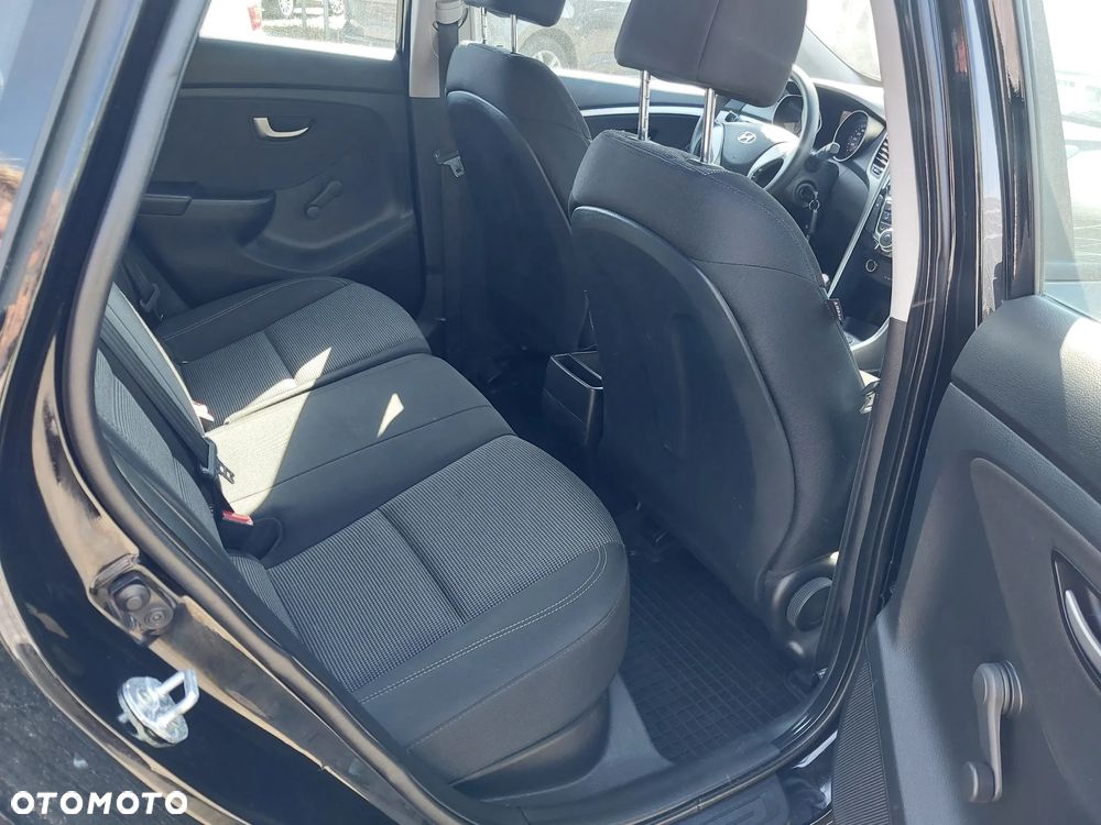 Hyundai i30 1.4 CRDi Comfort - 11