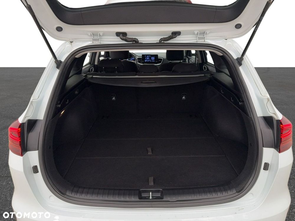 Kia Ceed - 12