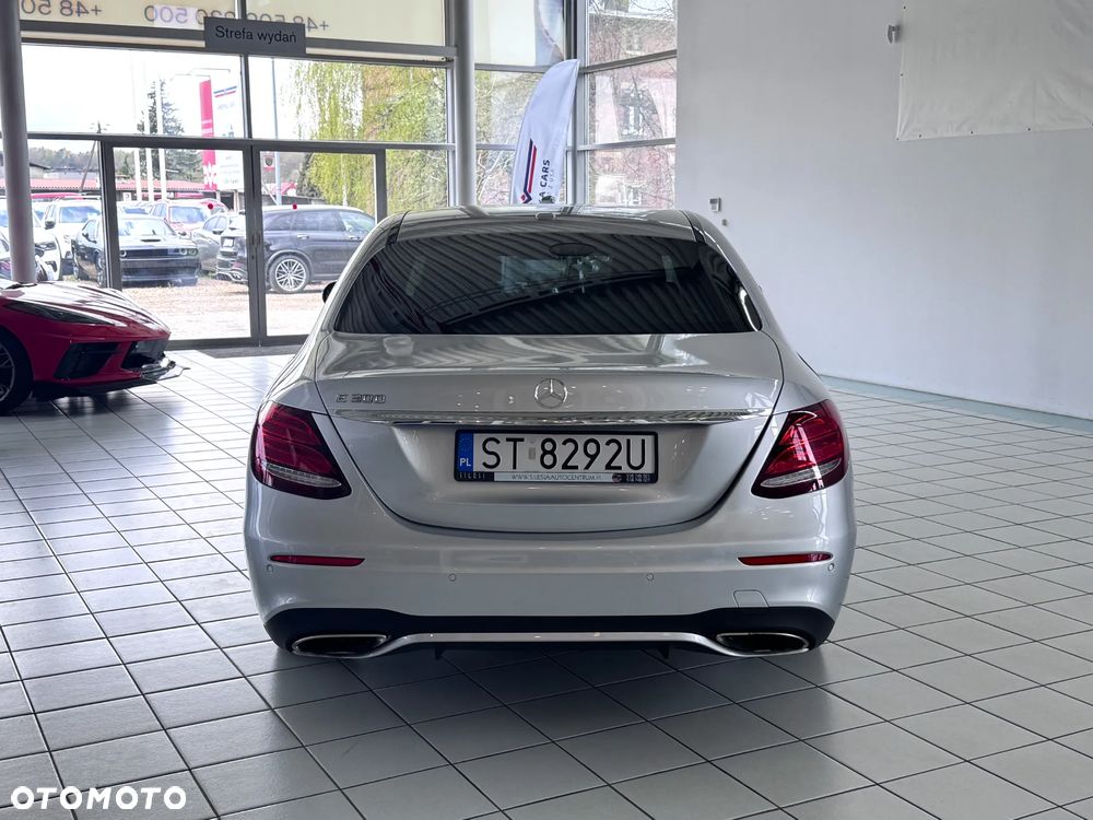 Mercedes-Benz Klasa E 300 9G-TRONIC - 5