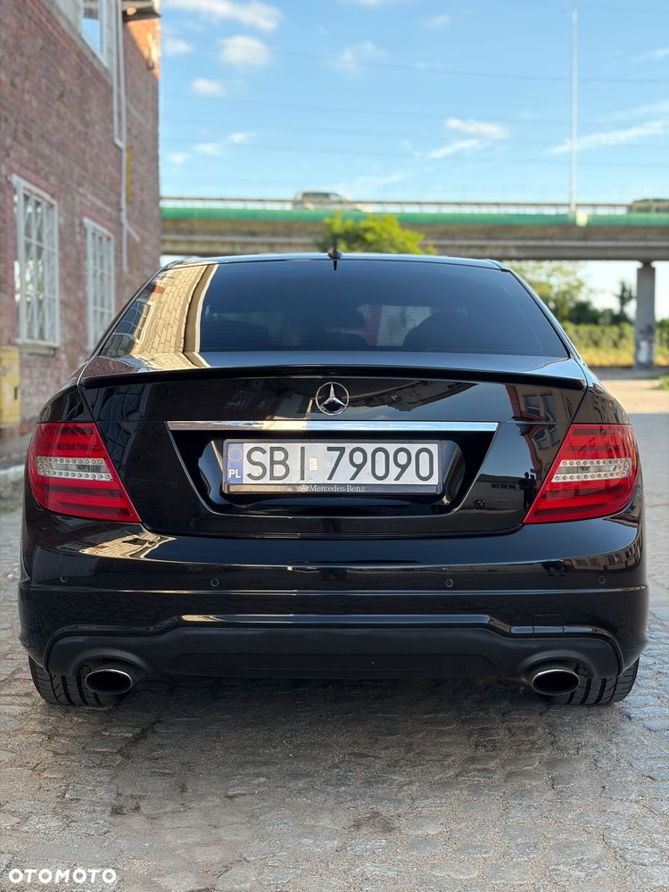 Mercedes-Benz Klasa C 300 CDI DPF 4Matic (BlueEFFICIENCY) 7G-TRONIC Avantgarde - 4