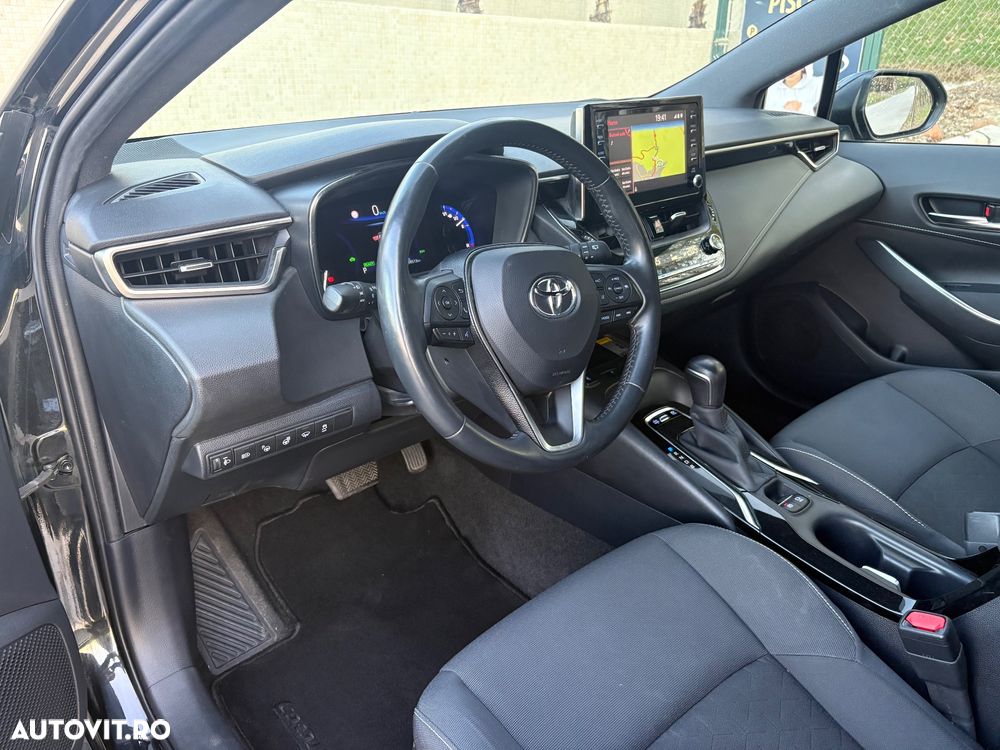 Toyota Corolla 1.8 Hybrid Team Deutschland - 9