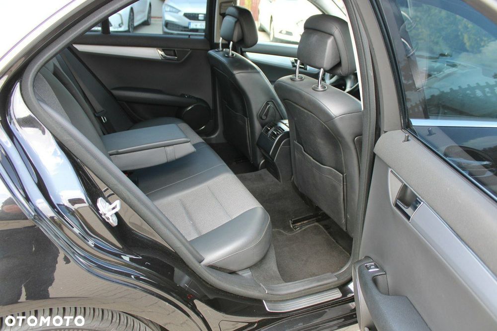 Mercedes-Benz Klasa C 220 (BlueTEC) d 7G-TRONIC Exclusive - 31