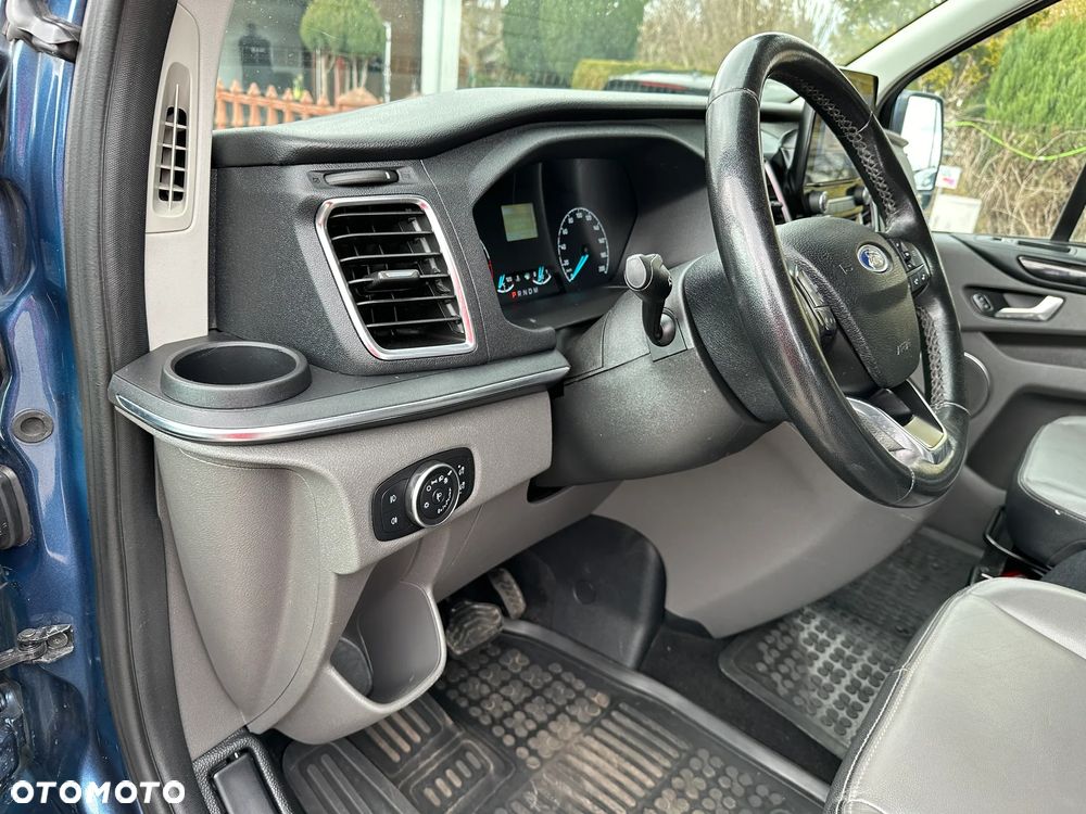 Ford Tourneo Custom - 9