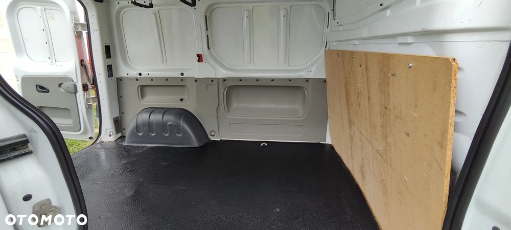 Opel Vivaro - 10