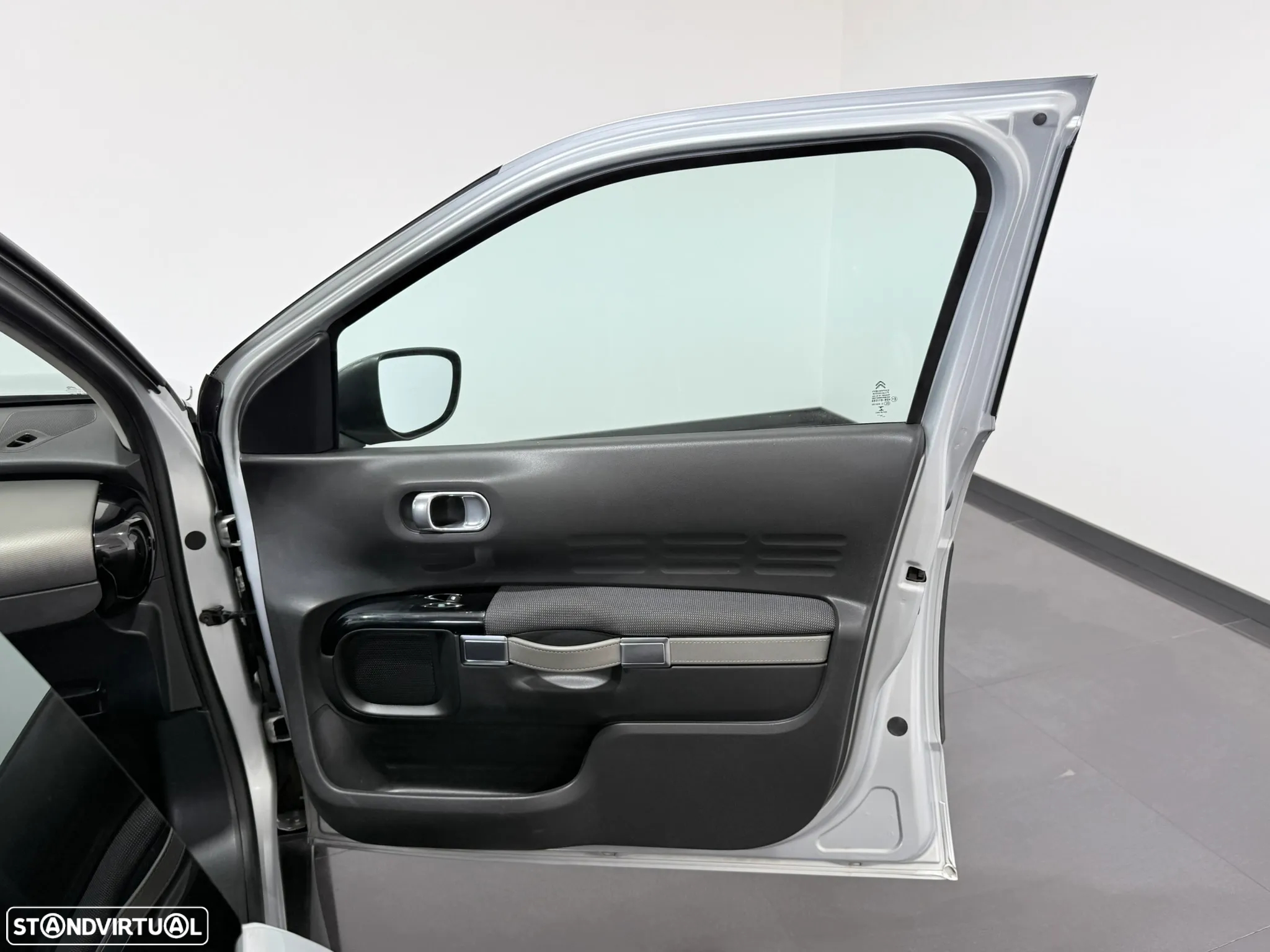 Citroën C4 Cactus 1.2 PureTech Shine - 35
