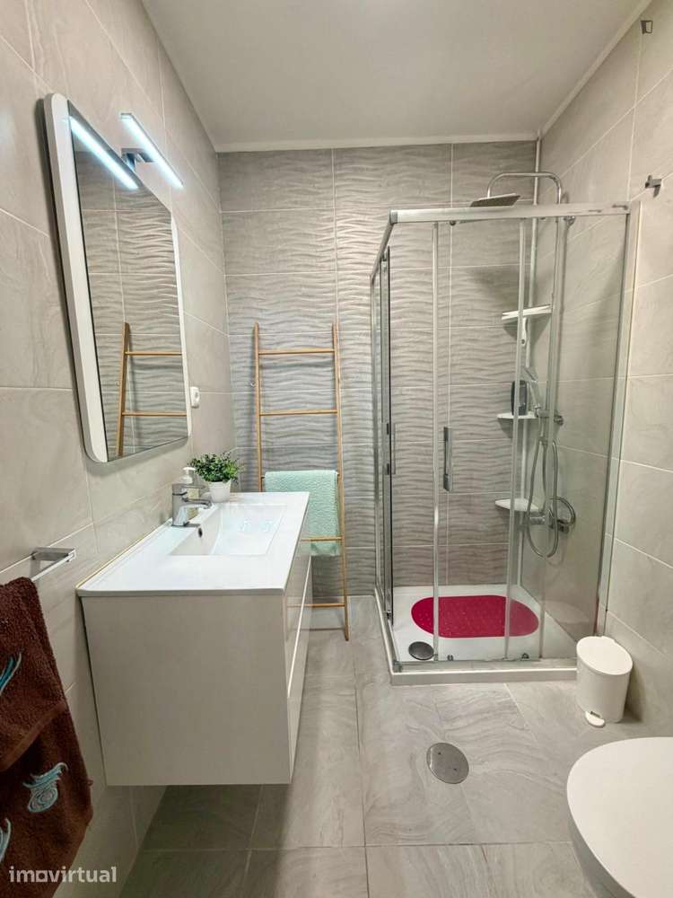 Apartamento com 3 quartos - localizado em Montes Claros Coimbra - Grande imagem: 2/27