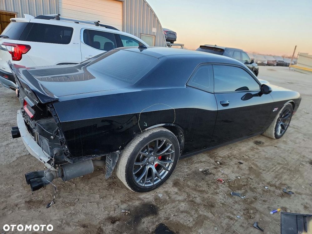 Dodge Challenger - 6