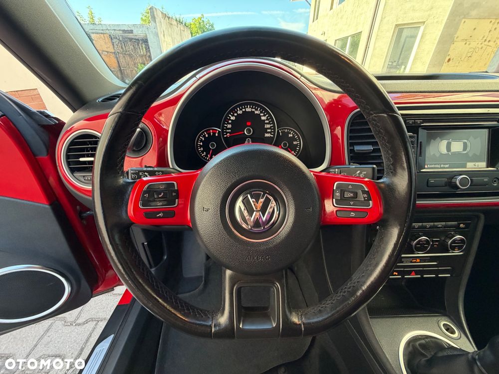 Volkswagen New Beetle - 11