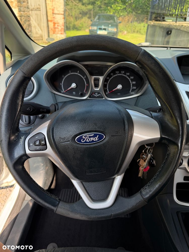 Ford Fiesta 1.4 Ghia - 12