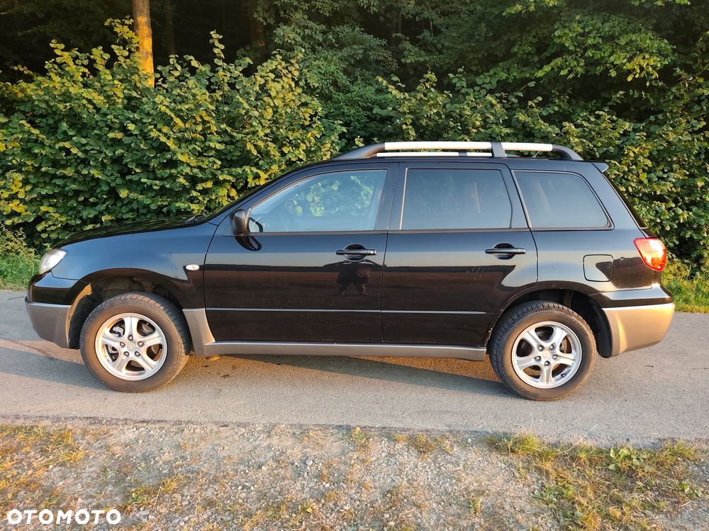 Mitsubishi Outlander 2.0 2WD Invite - 31