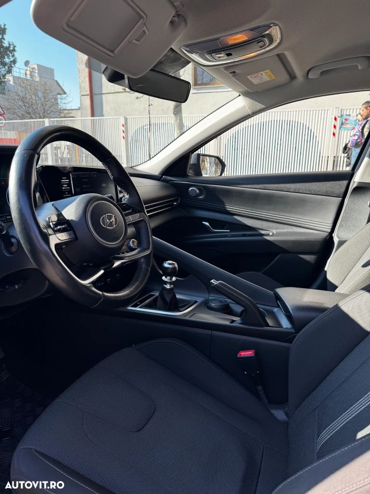 Hyundai Elantra 1.6 l 123 CP 6MT Highway - 10