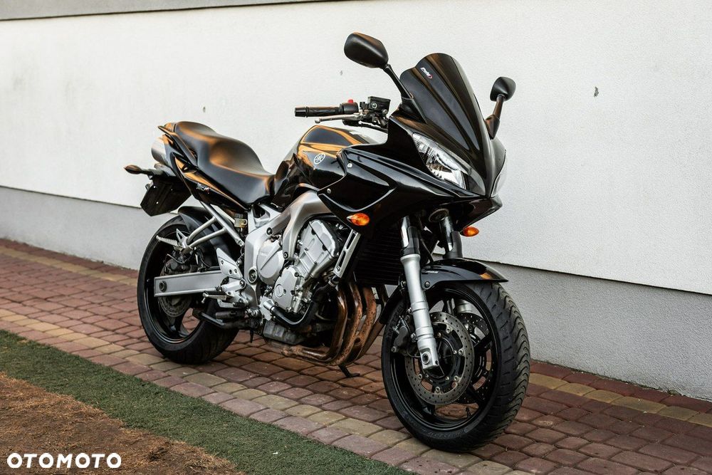 Yamaha FZ - 2
