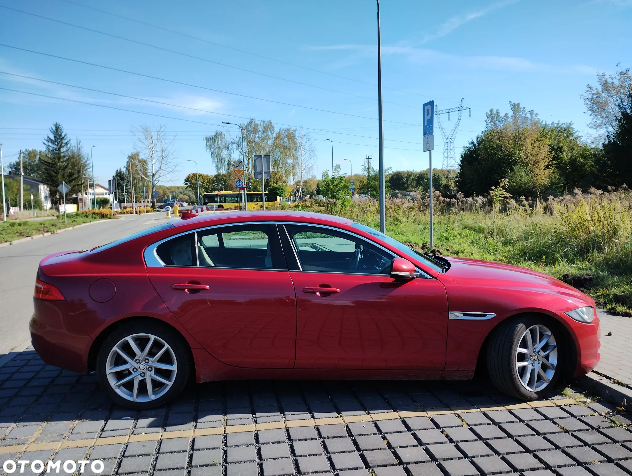 Jaguar XE 2.0 D Pure - 6