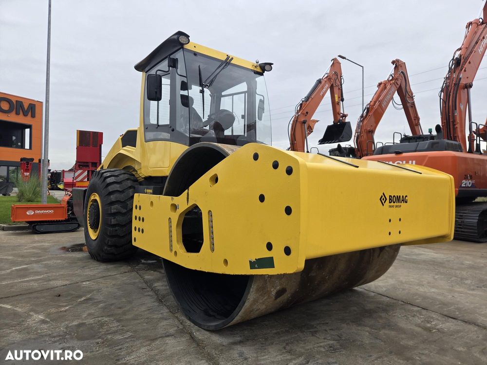 Bomag BW226 pt terasamente, NOU, latime tambur 2,1, motor 147kW Ad Blue, masa operationala 22t, CE, cabina inchisa FOPS/ROPS, posibilitate leasing 5 ani-PROMOTIE 96.900Eur+Tva - 1