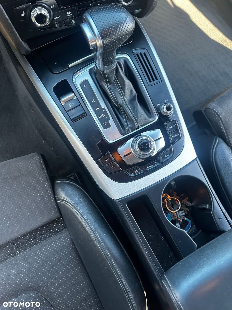 Audi A4 Avant 2.0 TDI DPF clean diesel quattro S tronic S line Sportpaket - 5