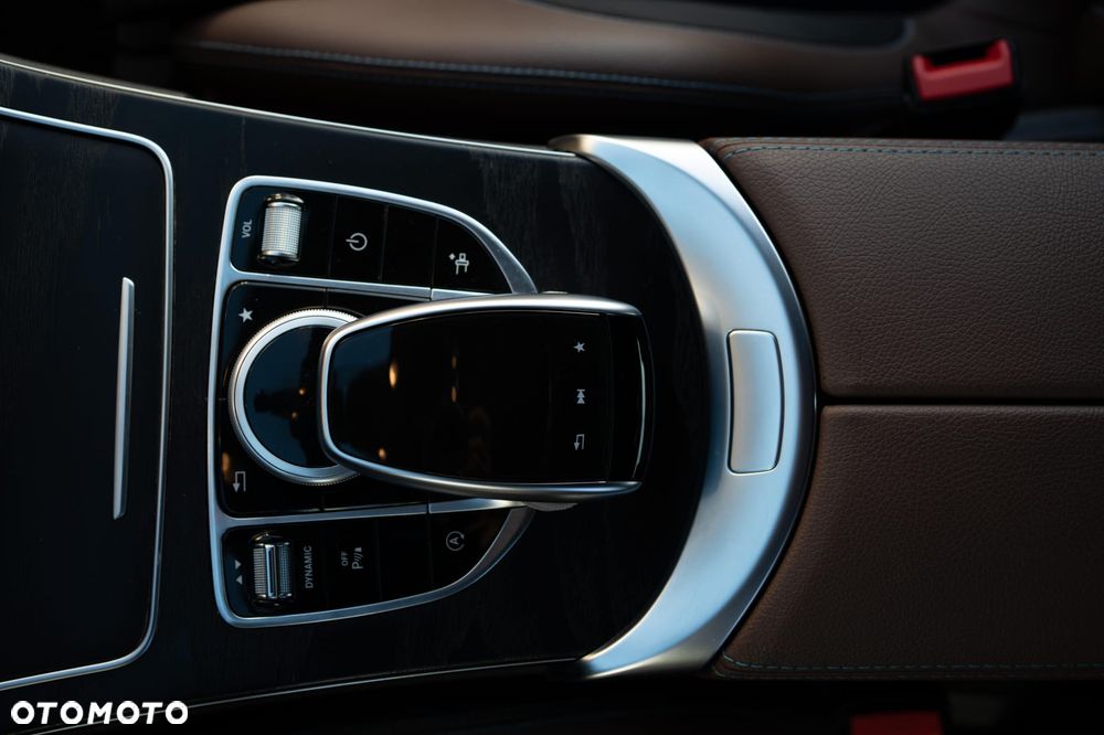 Mercedes-Benz Klasa C 200 7G-TRONIC Edition 1 - 25