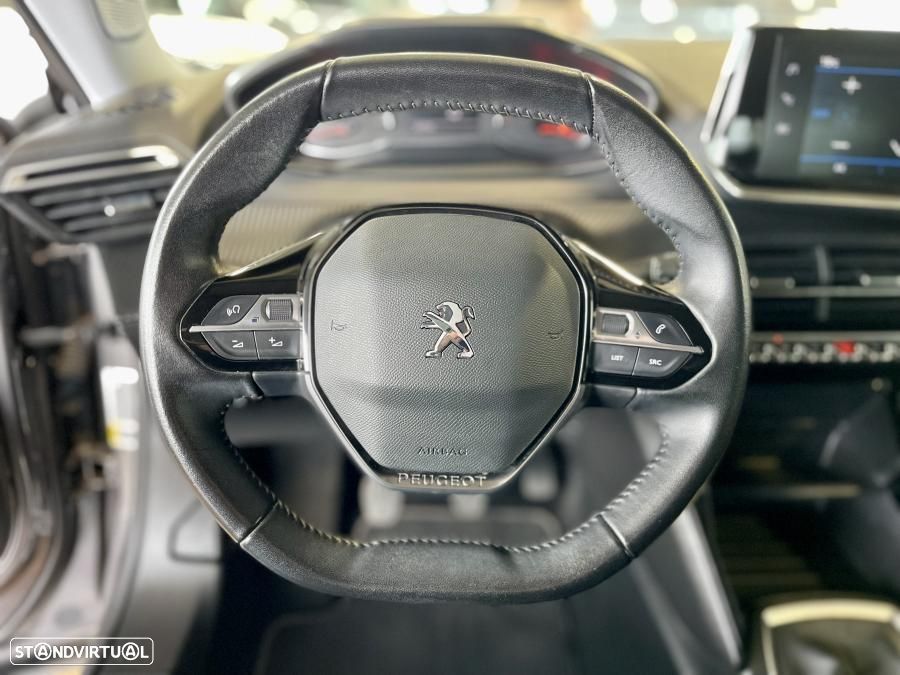 Peugeot 2008 1.2 PureTech Style - 12