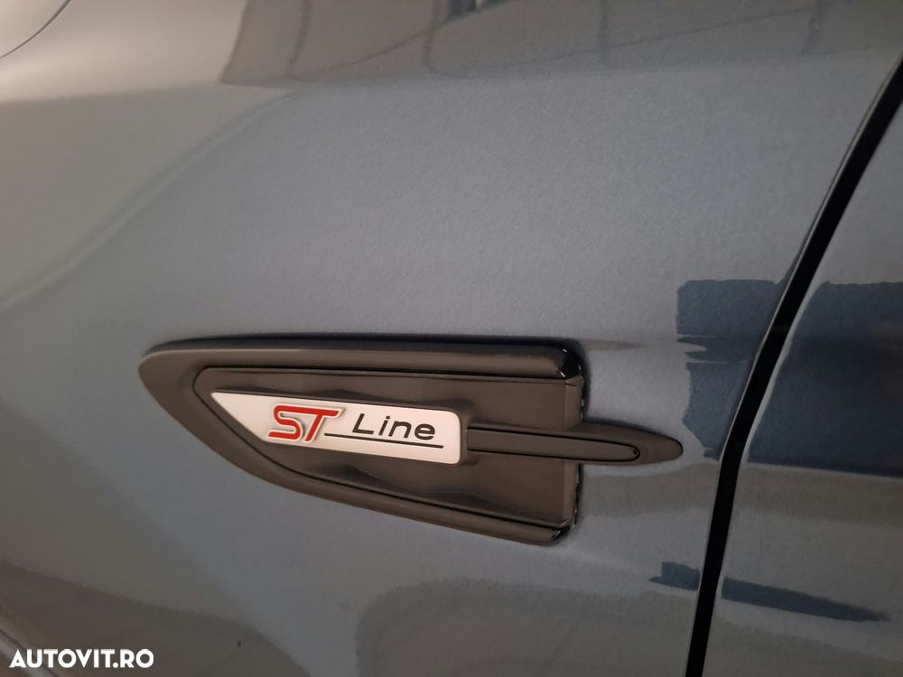Ford Kuga 2.0 TDCi 4WD Powershift ST-Line - 35