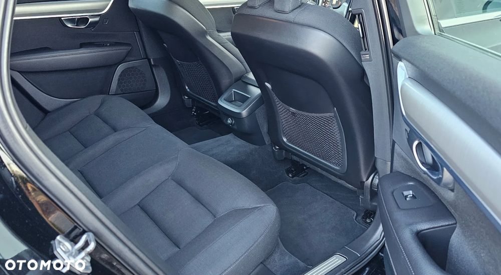 Volvo V90 D4 Geartronic Momentum Pro - 17