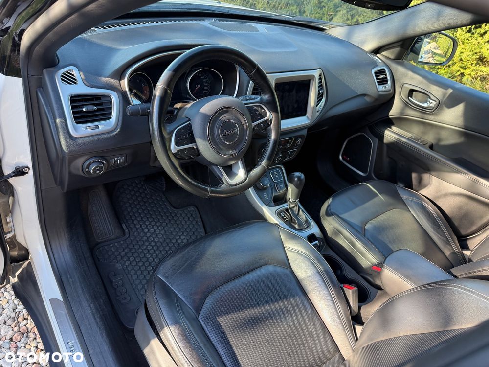 Jeep Compass - 17