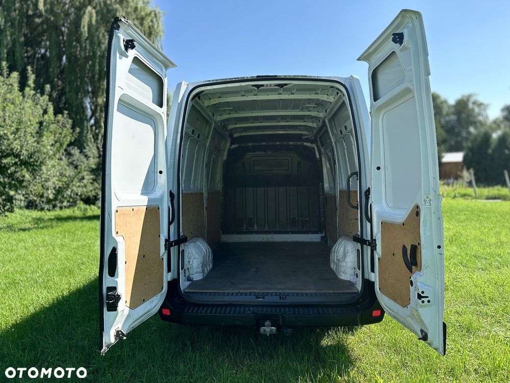 Nissan Interstar - 7