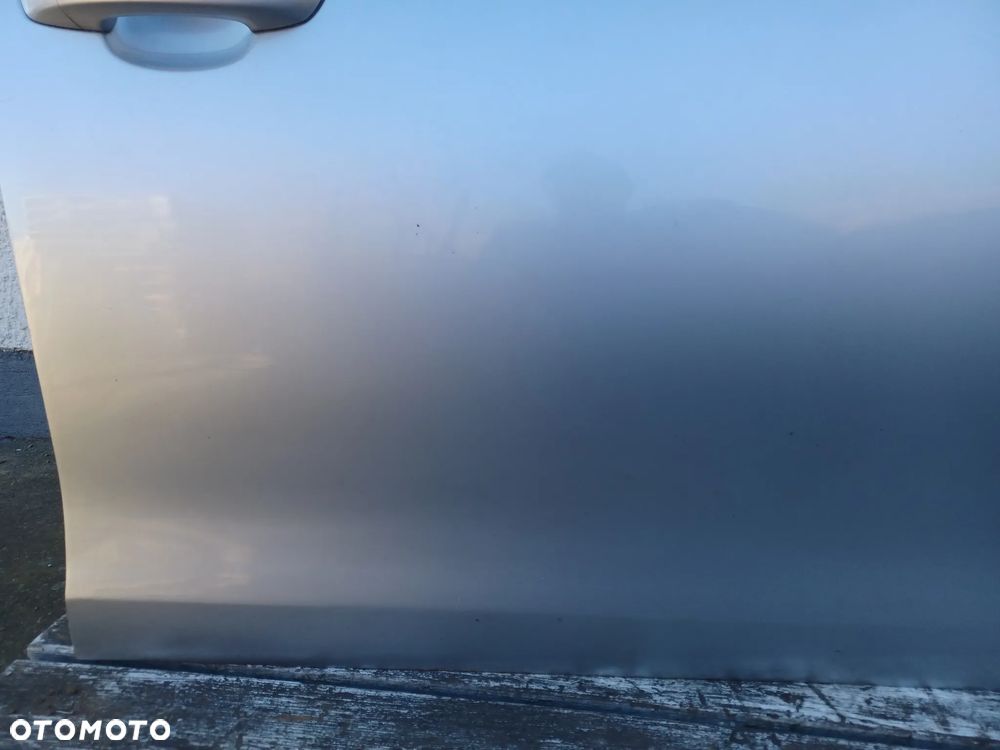 DRZWI PRZEDNIE PRAWE GOLF VI LA7W - 2