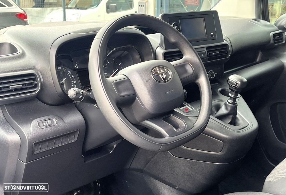 Toyota Proace City 1.5D L2h2 Longa Nacional - 37