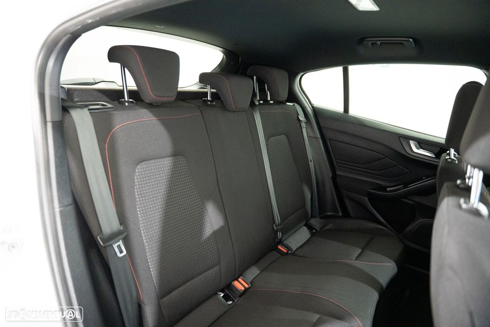 Ford Focus 1.0 EcoBoost MHEV ST-Line - 24