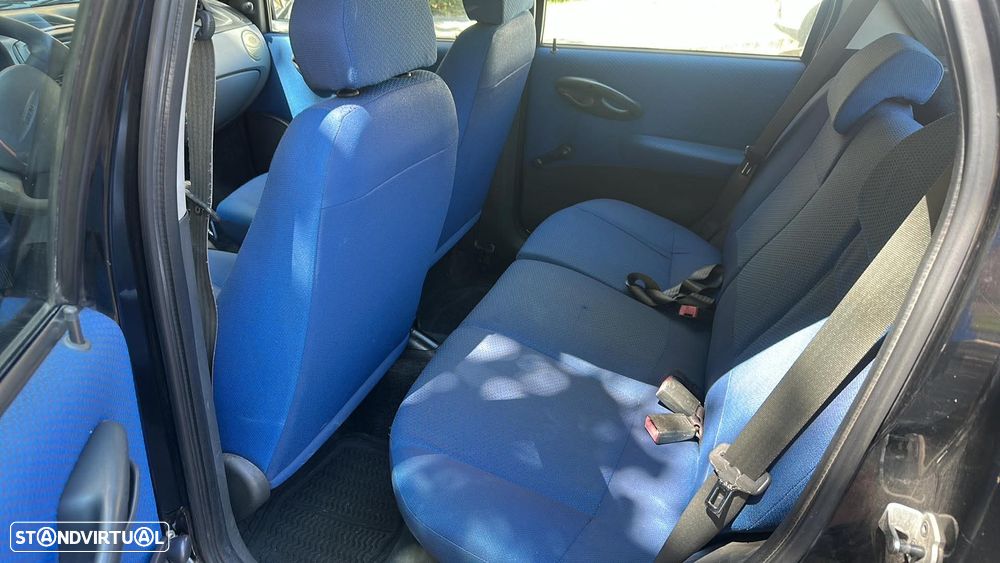 Fiat Punto 1.2 ELX - 12