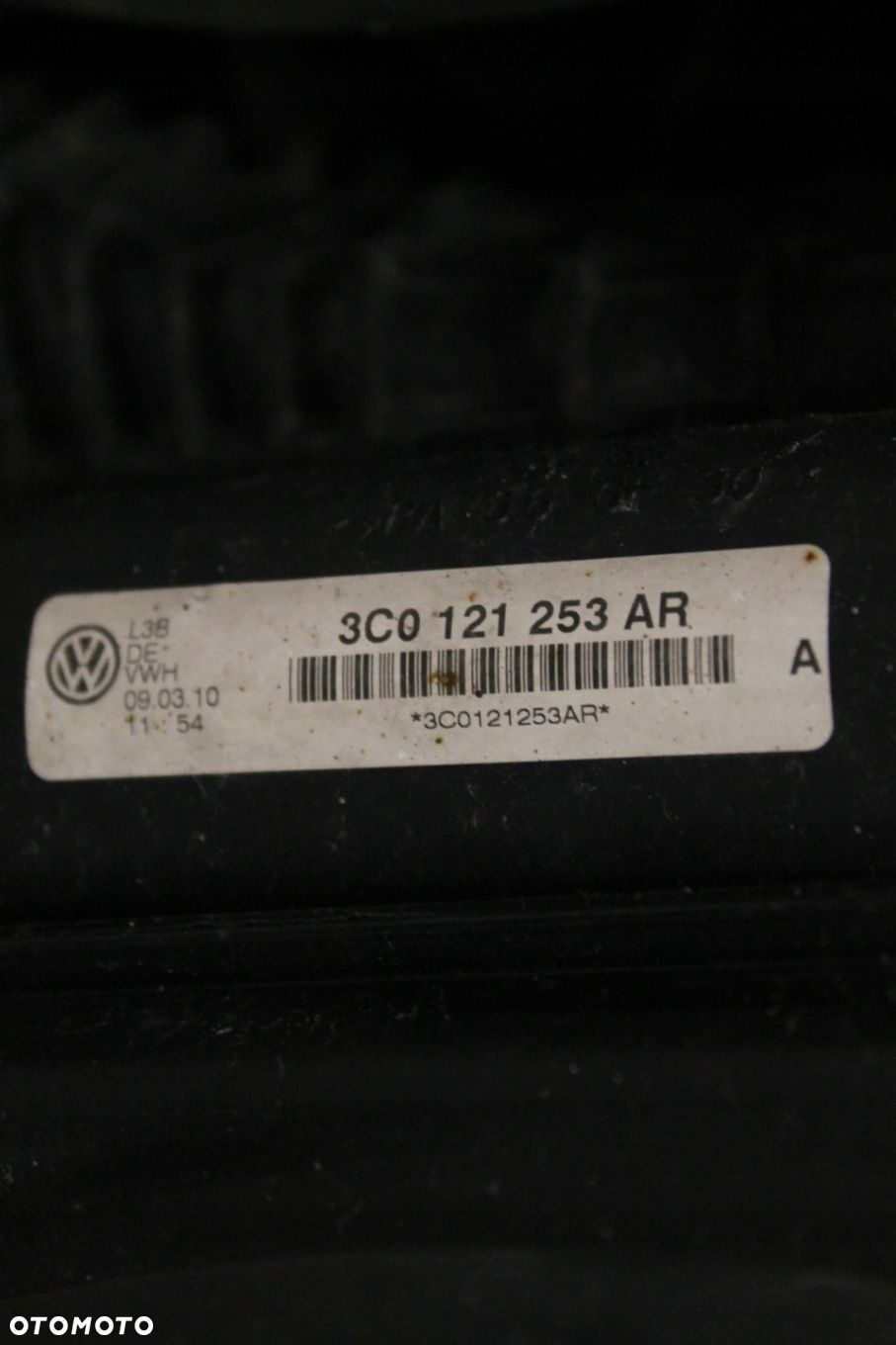 VW PASSAT B6 2.0 TDI 05R- PAS PRZEDNI CHŁODNICE - 9
