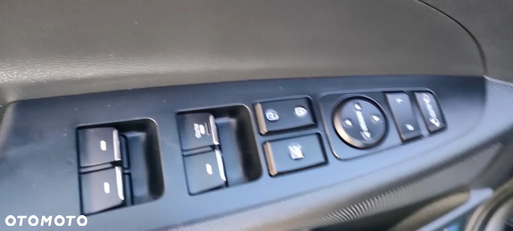 Hyundai Tucson blue 1.7 CRDi 2WD DCT Premium - 17