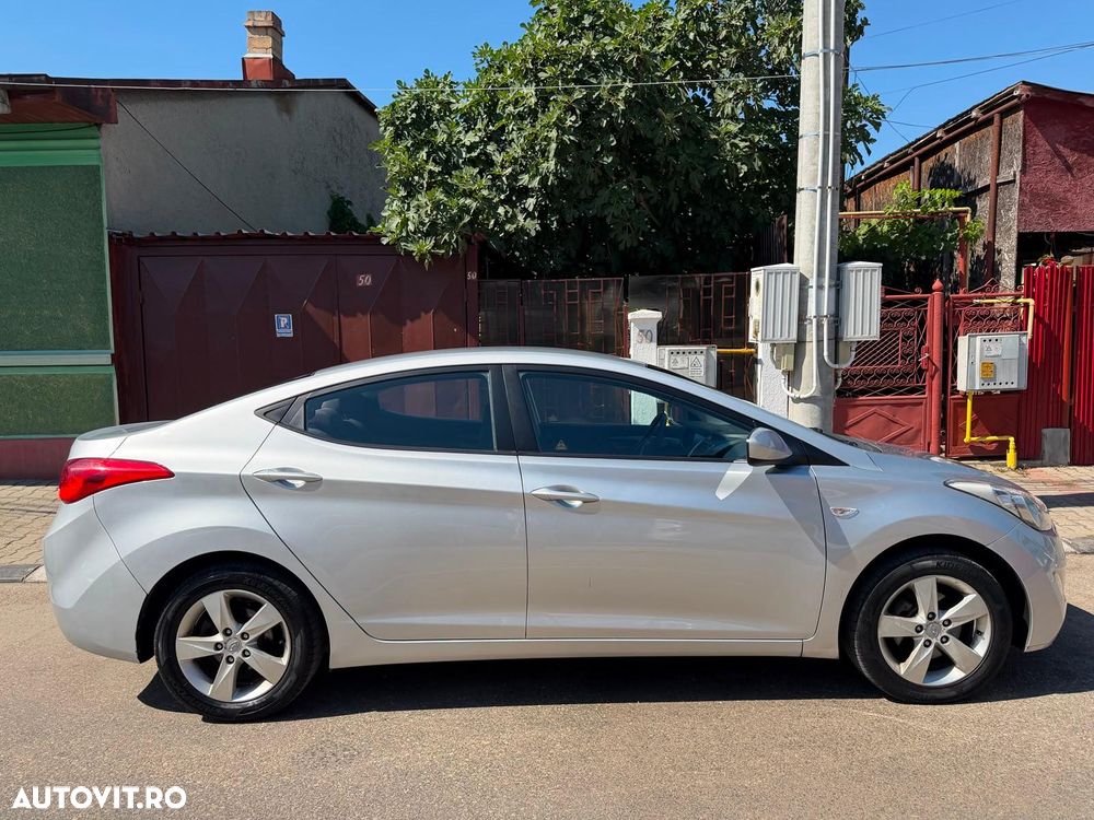 Hyundai Elantra 1.6 MPi - 2