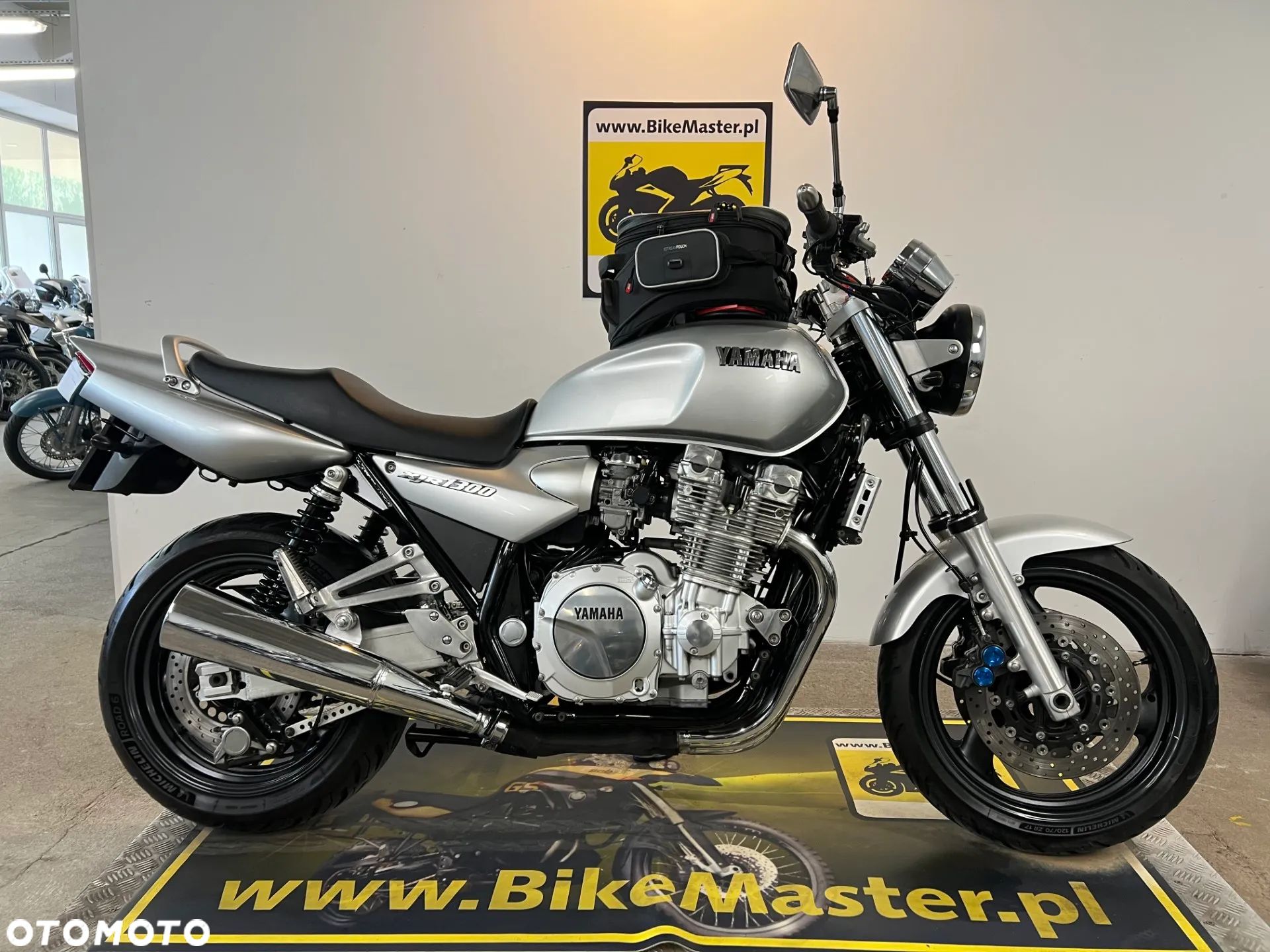 Yamaha XJR - 1