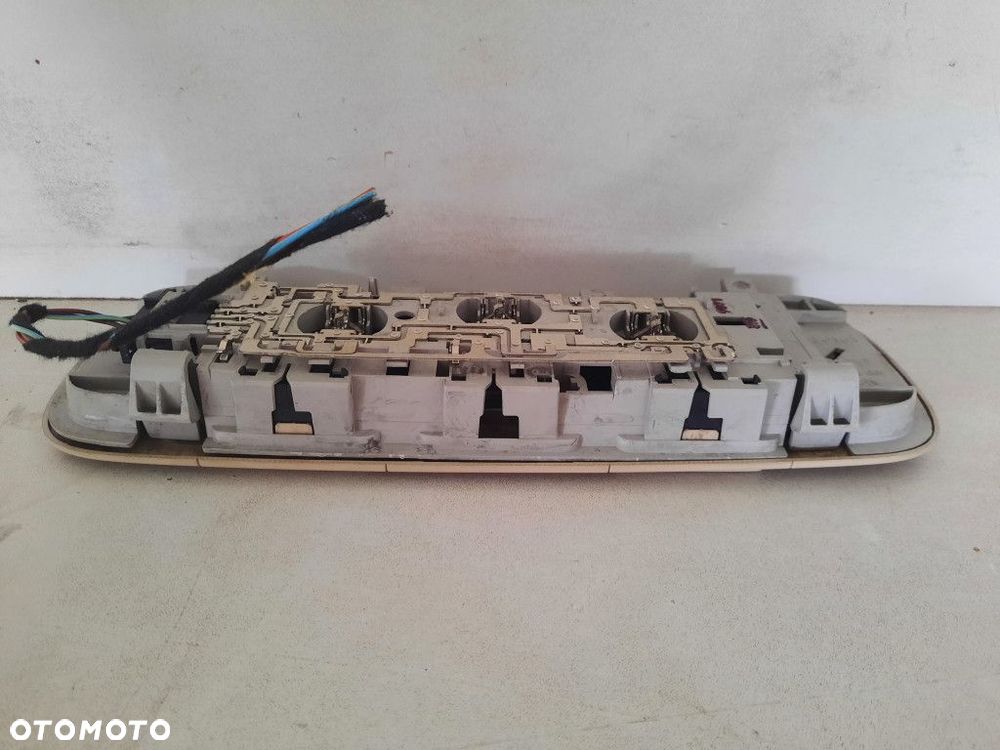 SKODA SUPERB 2 II 08-13 LAMPKA WNĘTRZA KABINY PODSUFITKI BEŻ 947-291 - 2