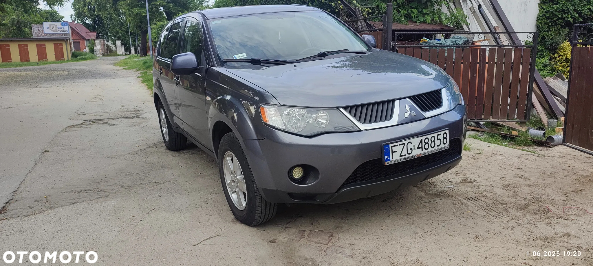 Mitsubishi Outlander 2.4 2WD - 4