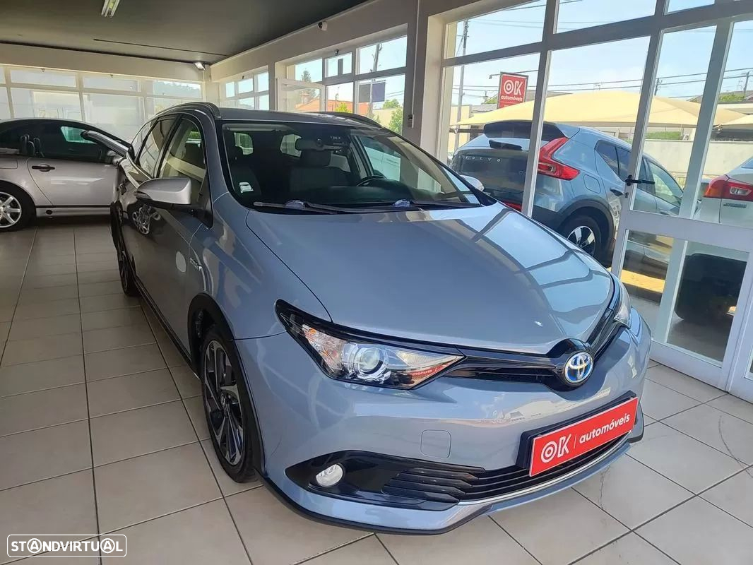 Toyota Auris Touring Sports 1.8 HSD Comfort+P.Sport - 2