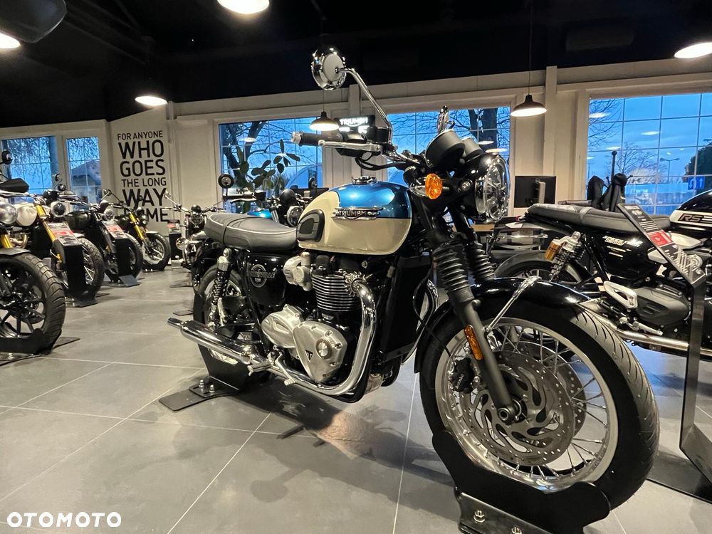 Triumph Bonneville - 2