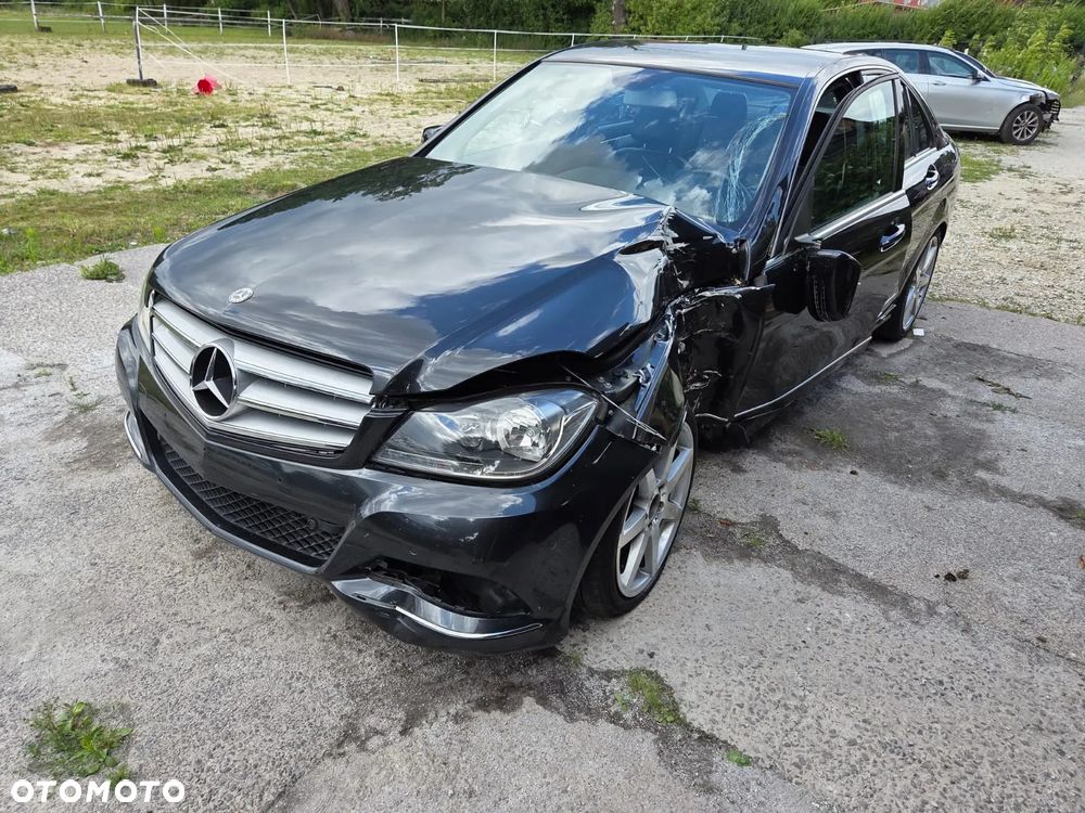 Mercedes-Benz Klasa C 180 (BlueEFFICIENCY) Avantgarde - 11